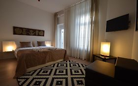 Downtown Luxury Apartment